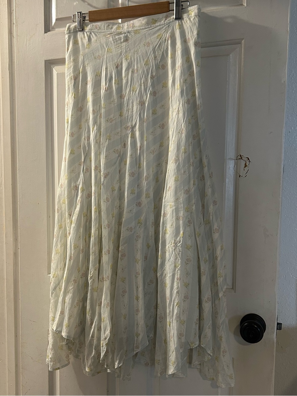 Polo by Ralph Lauren Cream Maxi Skirt with Pale Floral Print - Picture 2 of 3